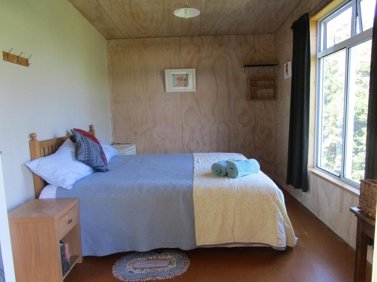 לינה וארוחת בוקר Tryphena Mulberry Grove Retreat מראה חיצוני תמונה