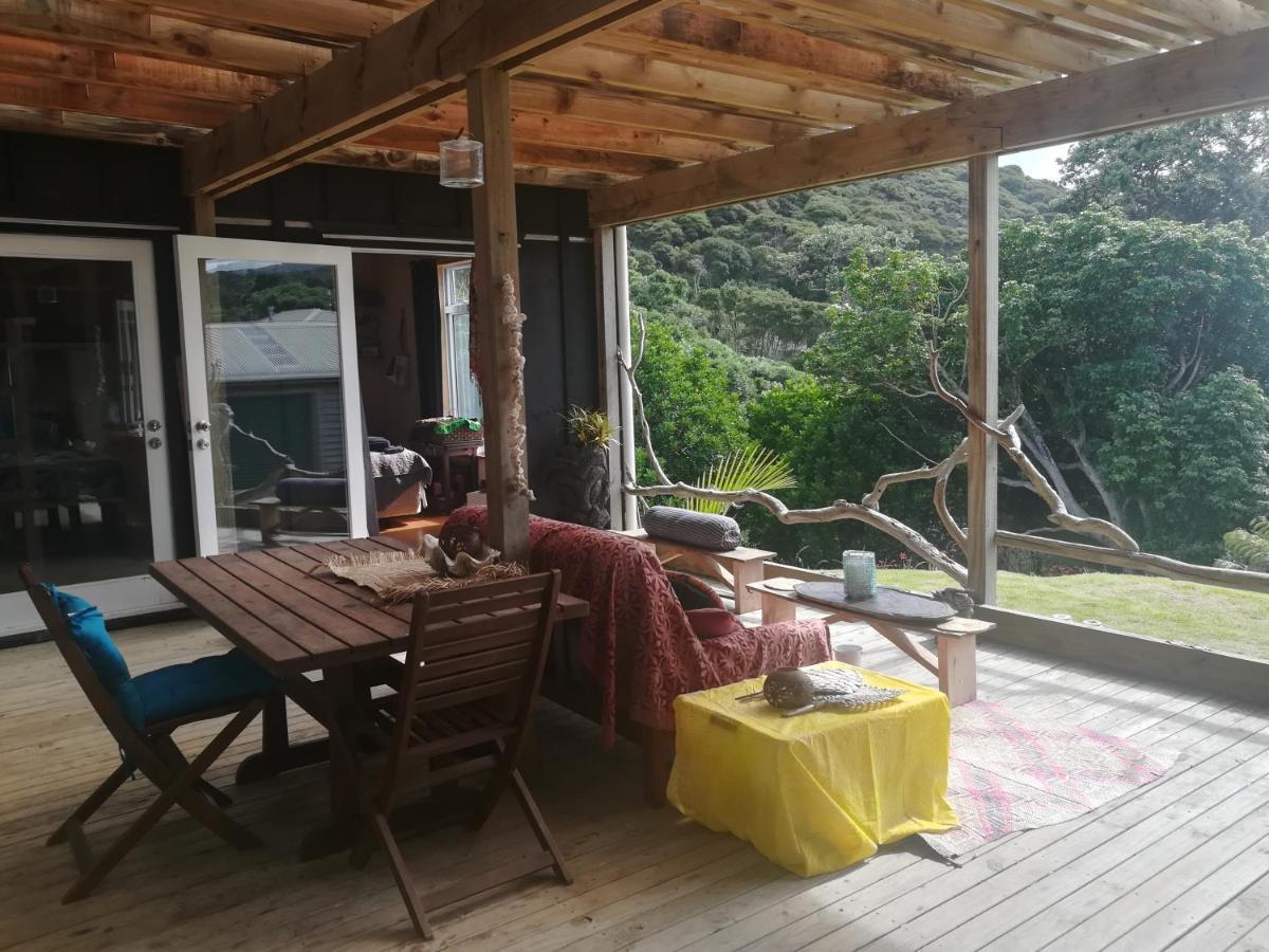 לינה וארוחת בוקר Tryphena Mulberry Grove Retreat מראה חיצוני תמונה